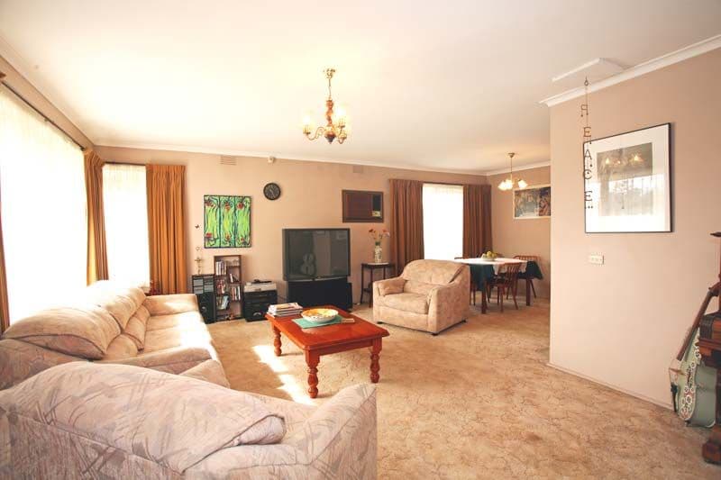 4 Larpent Street, GLEN WAVERLEY VIC 3150, Glen Waverley - Thumbnail 2