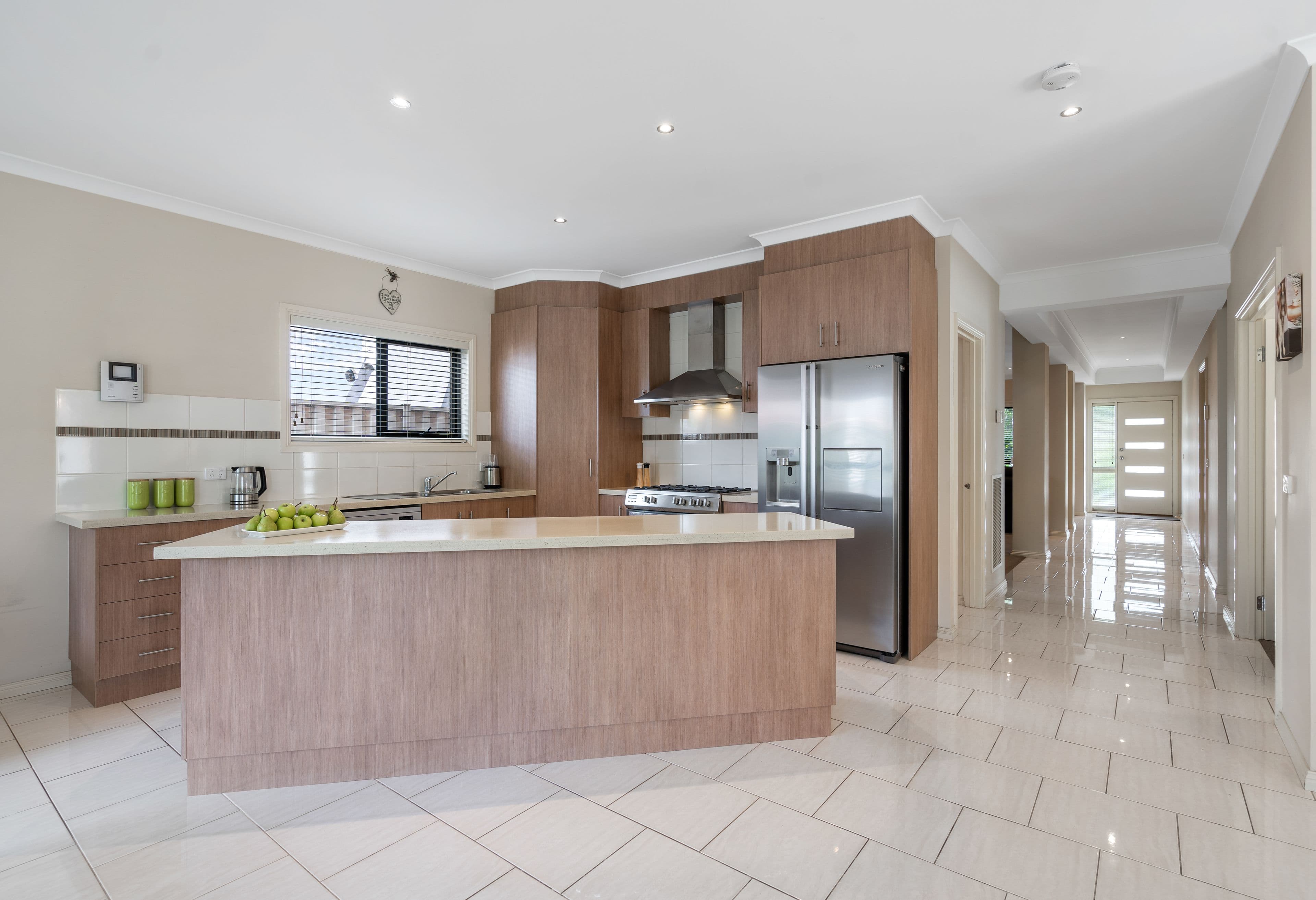 2 Barlow Close, Caroline Springs VIC 3023, Caroline Springs - Thumbnail 2
