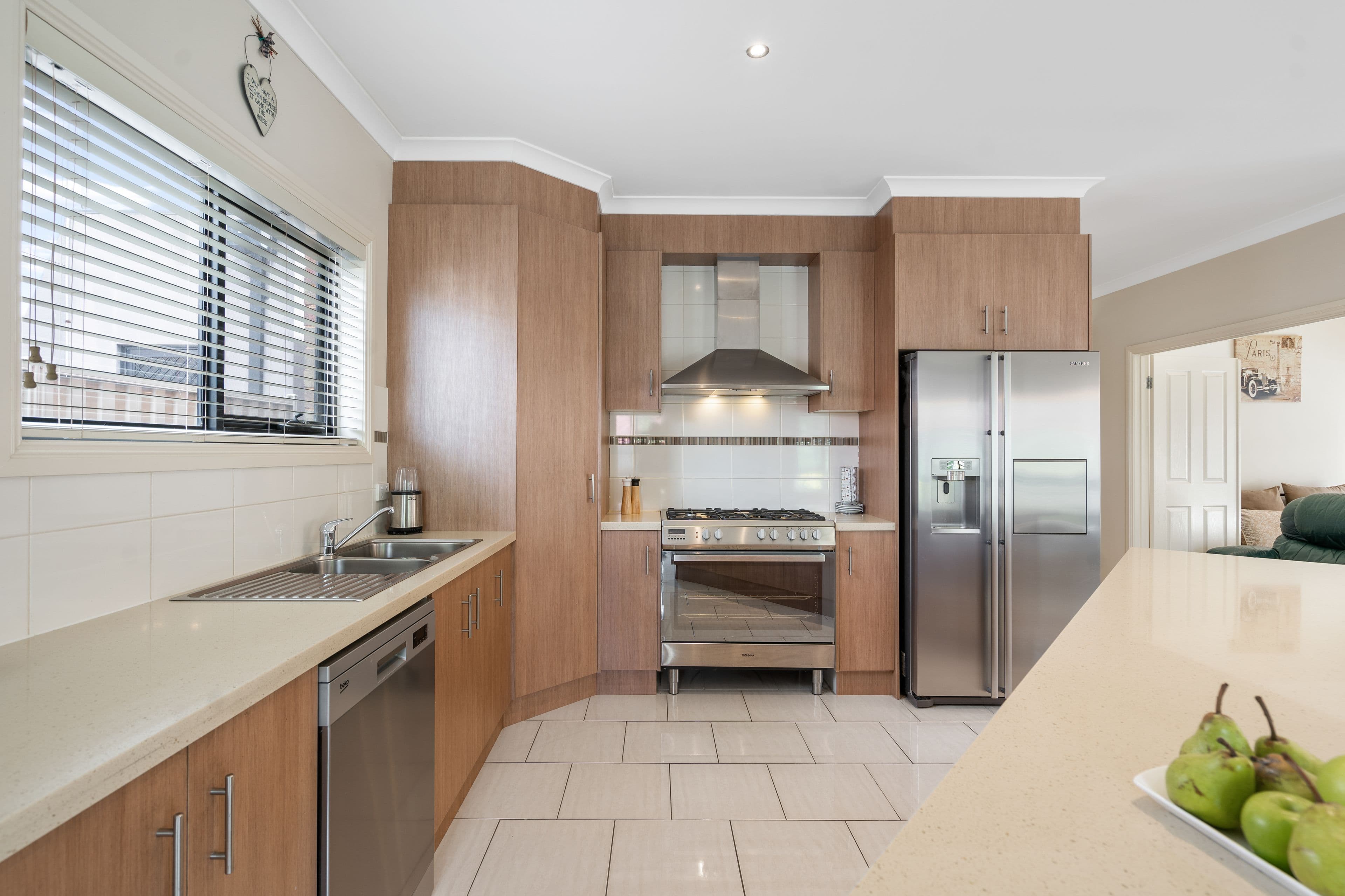 2 Barlow Close, Caroline Springs VIC 3023, Caroline Springs - Thumbnail 3