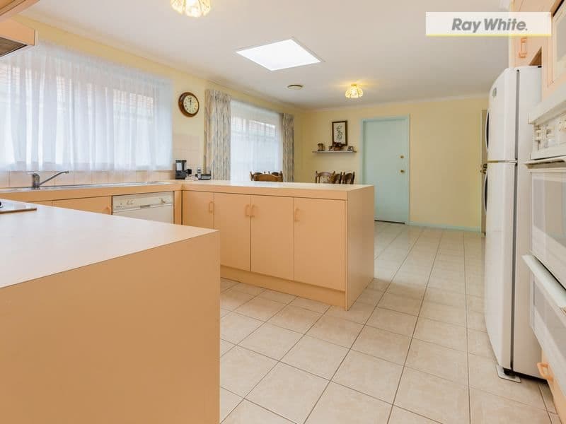 123 Fifth Avenue, Rosebud VIC 3939, Rosebud - Thumbnail 3