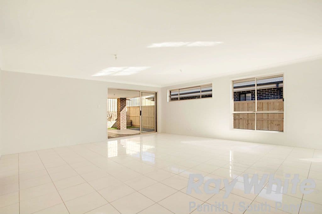 11 Valencia Street, Caddens - Thumbnail 4