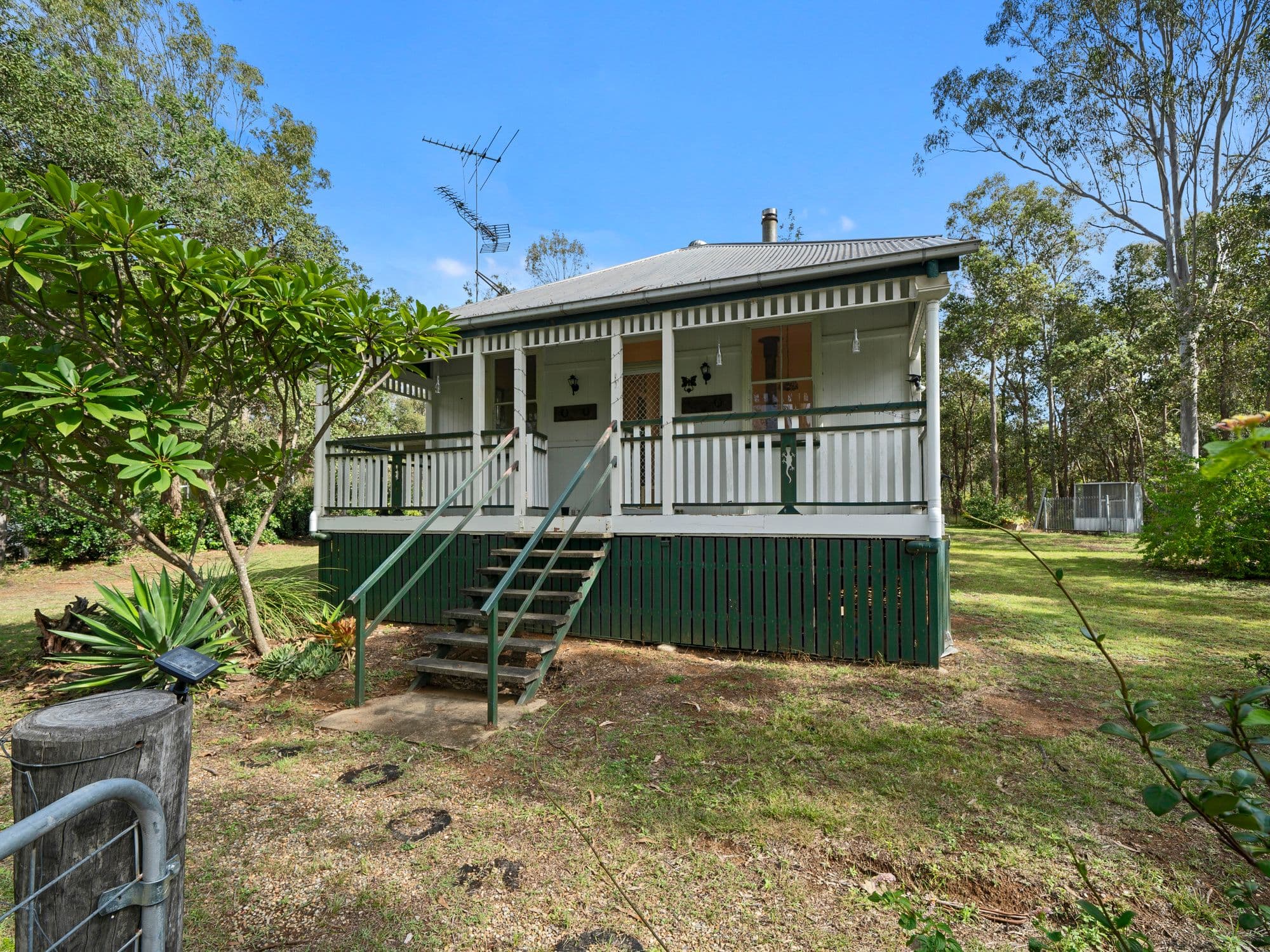 20 Laurel Street, Esk QLD 4312, Esk - Thumbnail 2