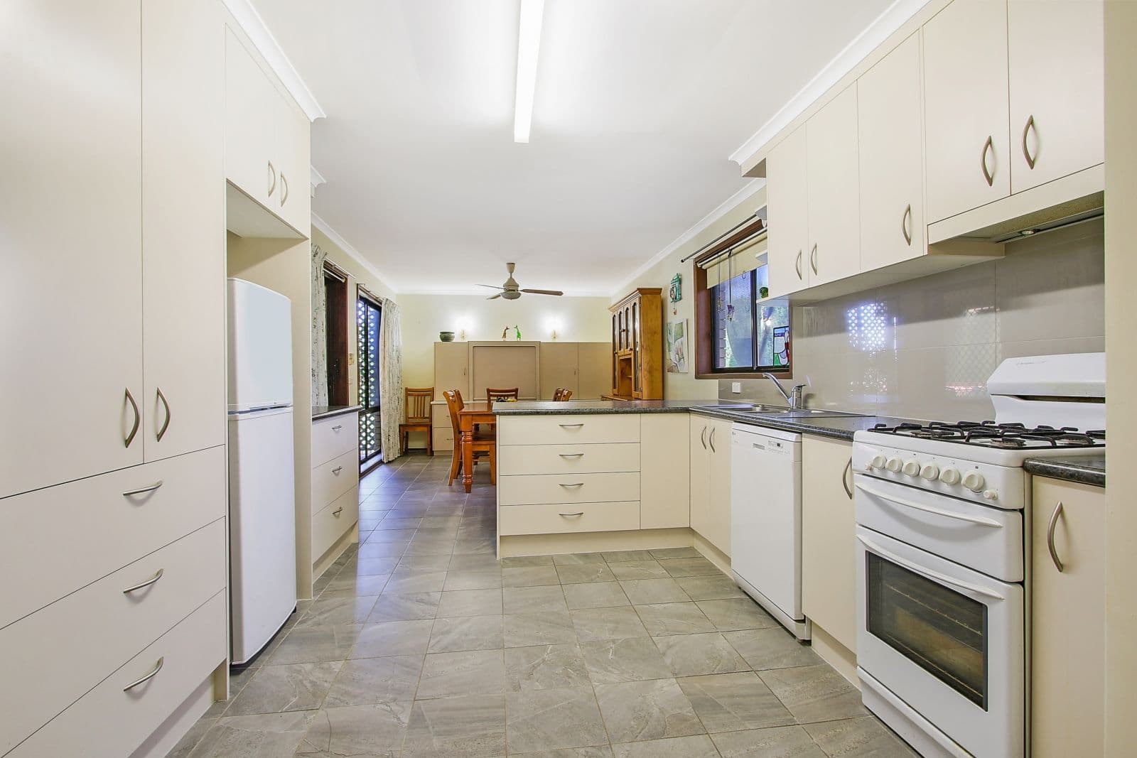 7 Darrambal Drive, Springdale Heights NSW 2641, Springdale Heights - Thumbnail 2