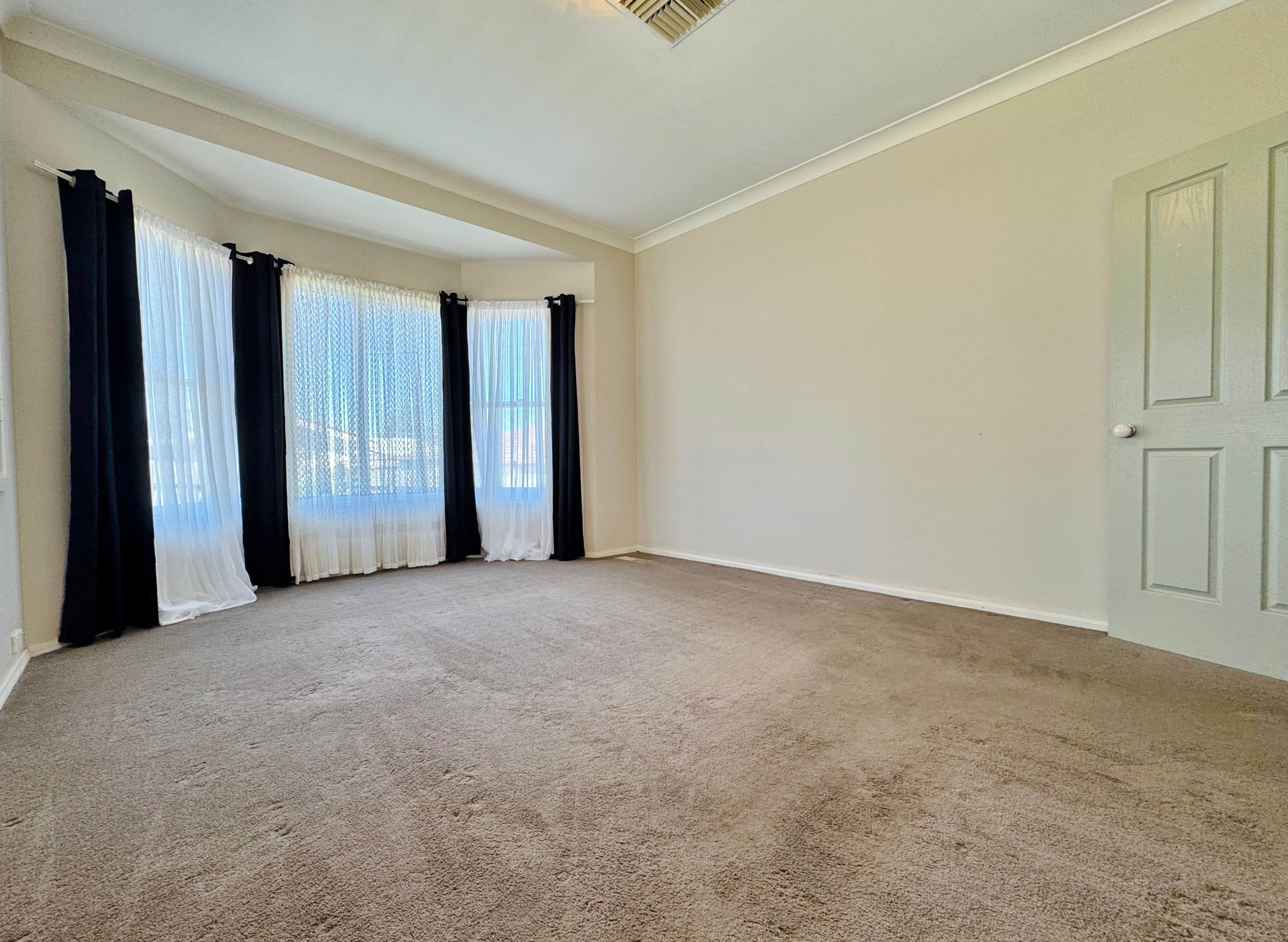 53 Blackett Avenue, Young NSW 2594, Young - Thumbnail 6