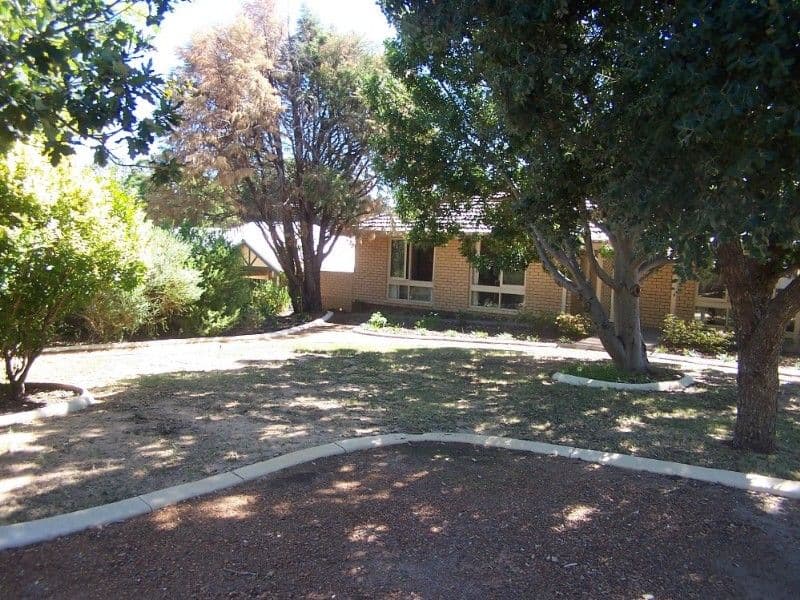 8 Temby Avenue, KALAMUNDA WA 6076, Kalamunda - Image 1