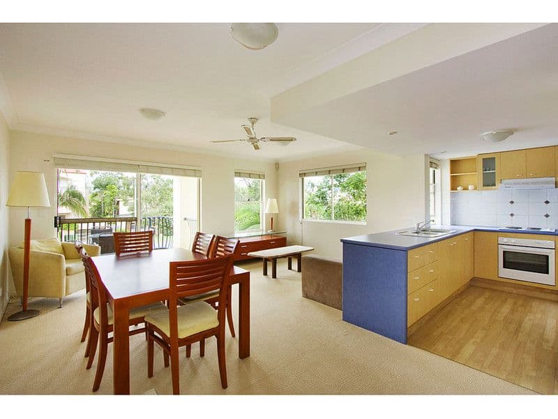 4 'Brooklyn Shores', 58 Petrel Avenue, MERMAID BEACH QLD 4218, Mermaid Beach - Thumbnail 2