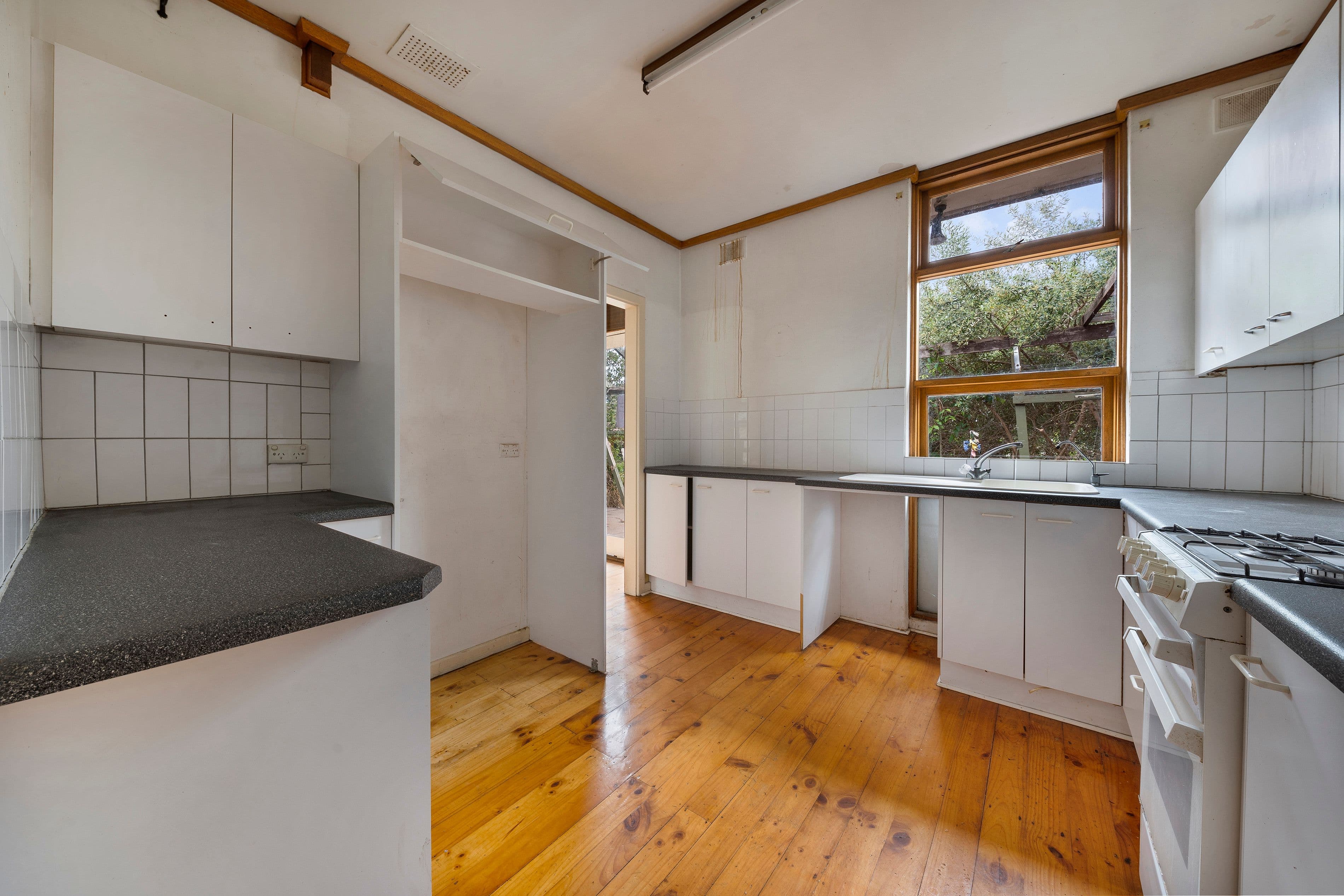 31 Malcolm Street, Bedford Park SA 5042, Bedford Park - Thumbnail 8