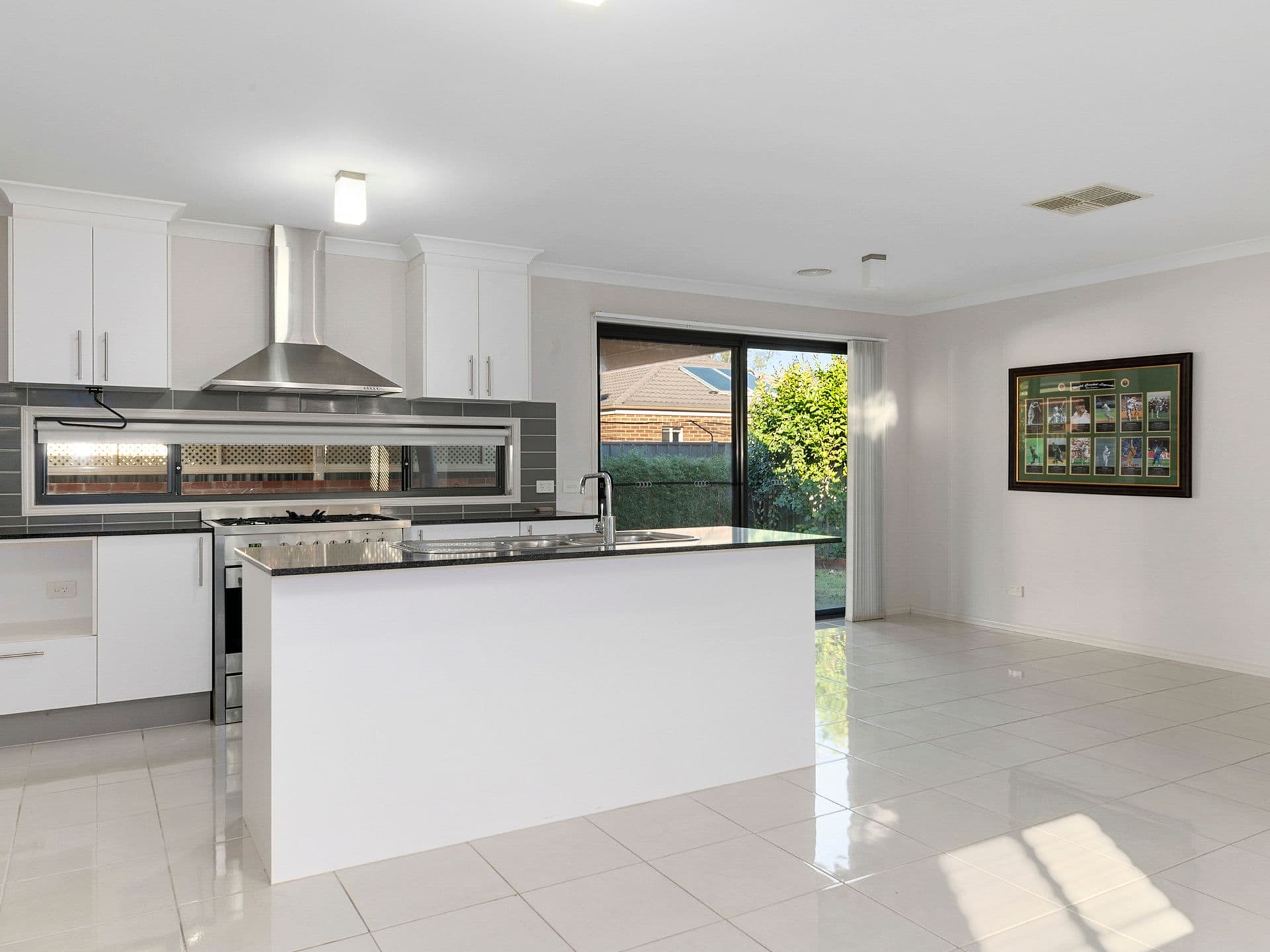 8 Carlyle Street, Benalla VIC 3672, Benalla - Thumbnail 2