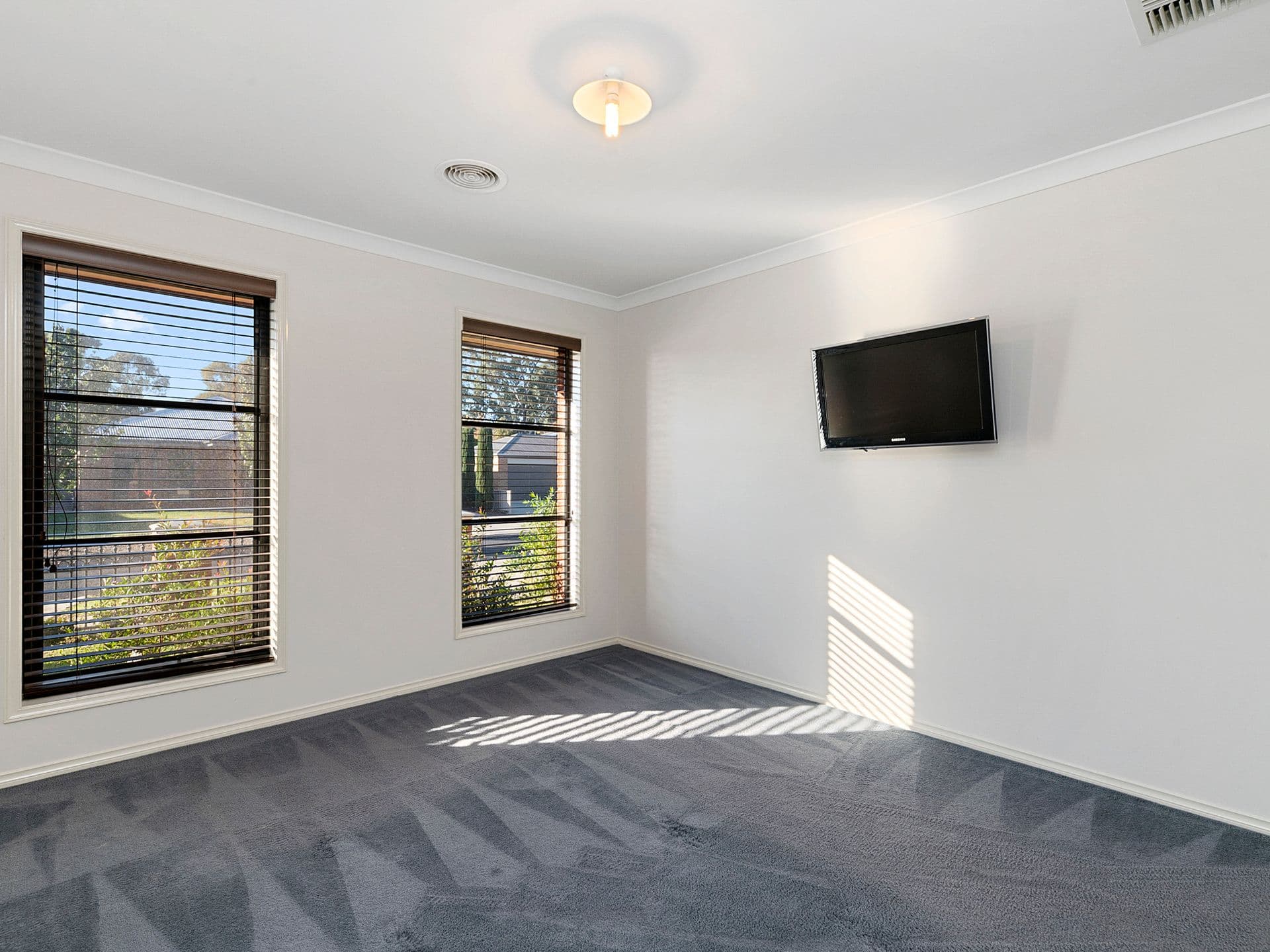 8 Carlyle Street, Benalla VIC 3672, Benalla - Thumbnail 4