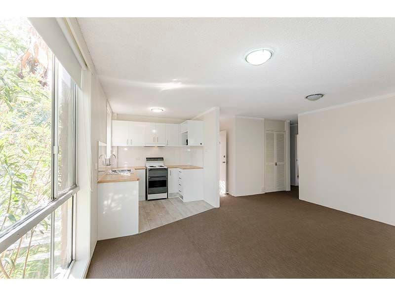 17 Darrambal Street, CHEVRON ISLAND QLD 4217, Chevron Island - Thumbnail 3