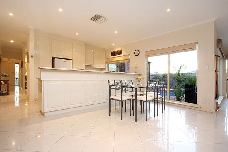 17 Quantock Crescent, CRAIGMORE SA 5114, Craigmore - Thumbnail 2