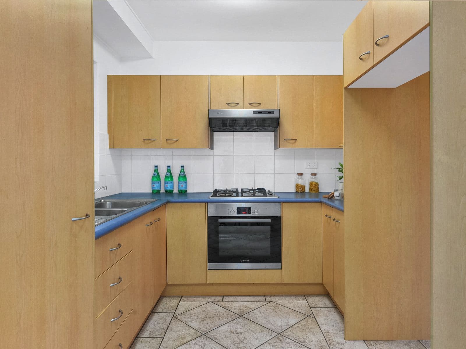16 Kitchener Street, Coorparoo QLD 4151, Coorparoo - Thumbnail 4