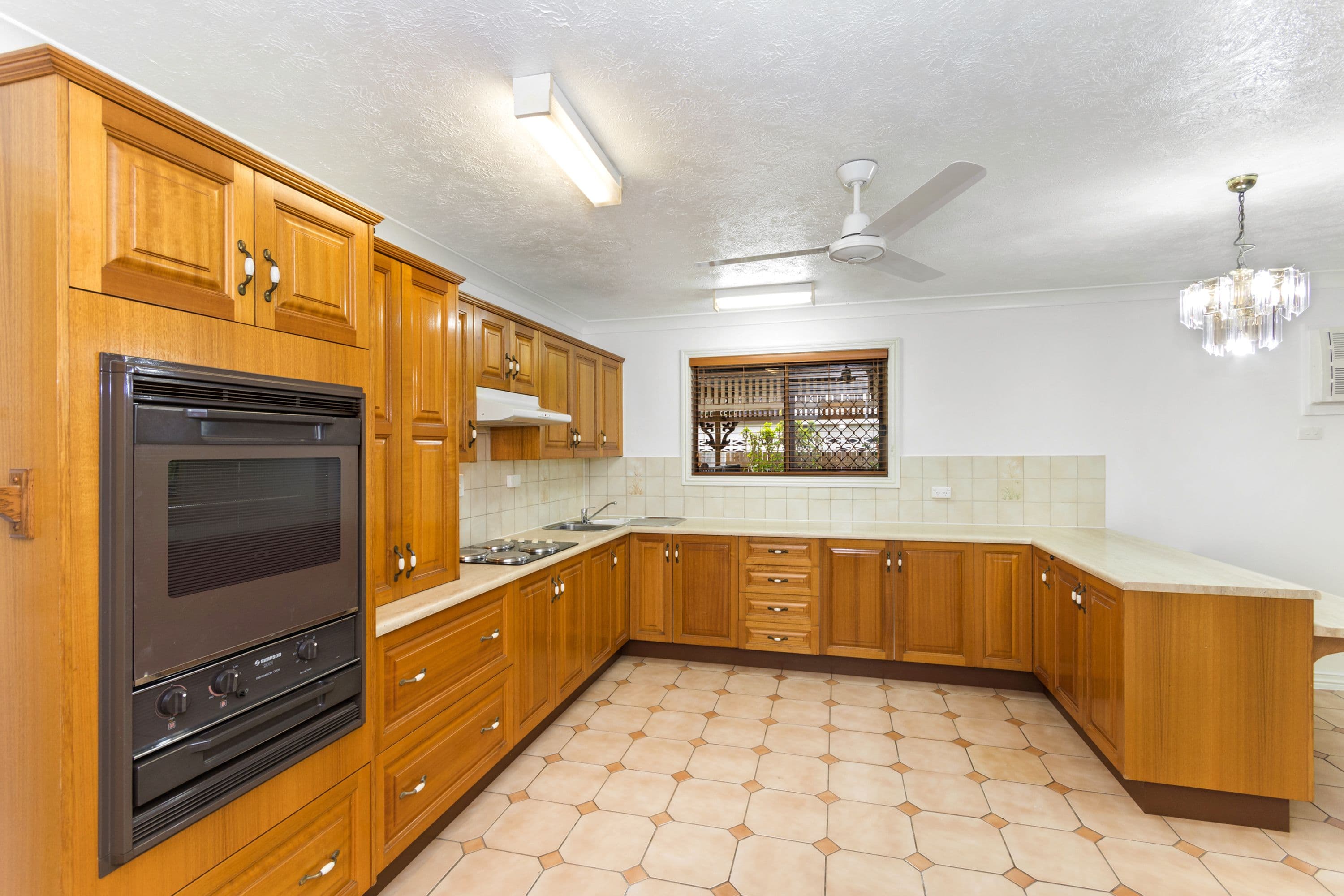 18 Lanark Street, Kirwan QLD 4817, Kirwan - Thumbnail 2