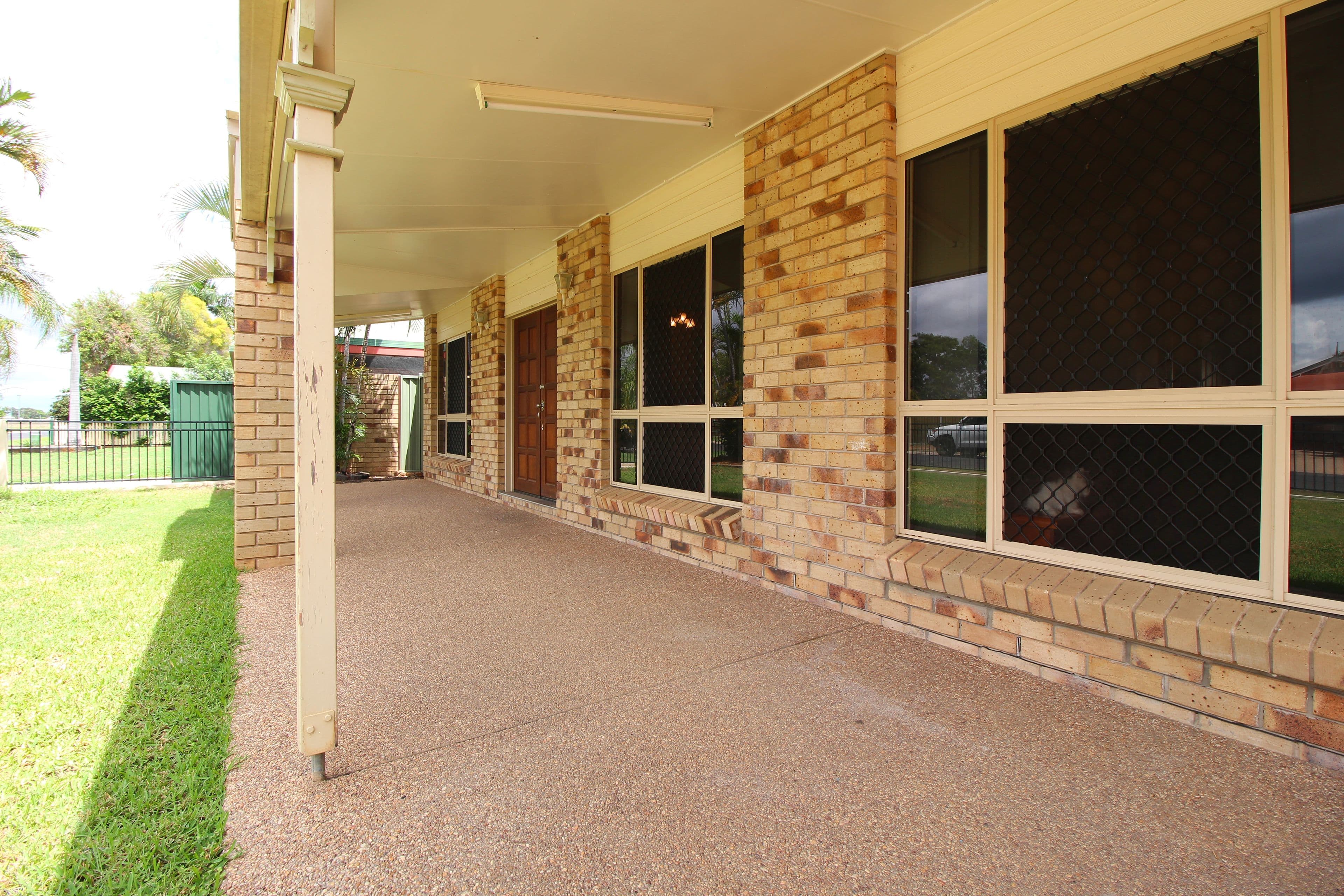 5 Tineele Place, Emerald QLD 4720, Emerald - Thumbnail 3