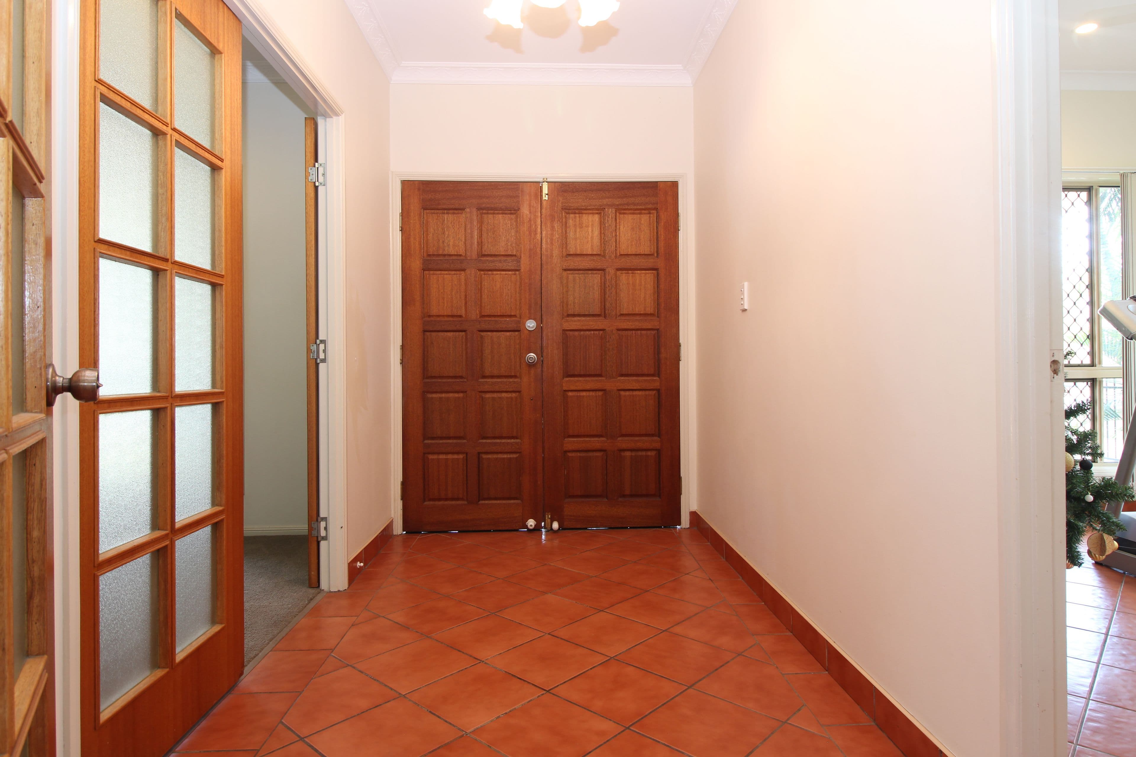 5 Tineele Place, Emerald QLD 4720, Emerald - Thumbnail 4