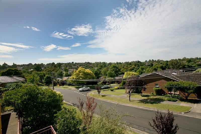 23 Nethercote Drive, MOUNT WAVERLEY VIC 3149, Mount Waverley - Thumbnail 5