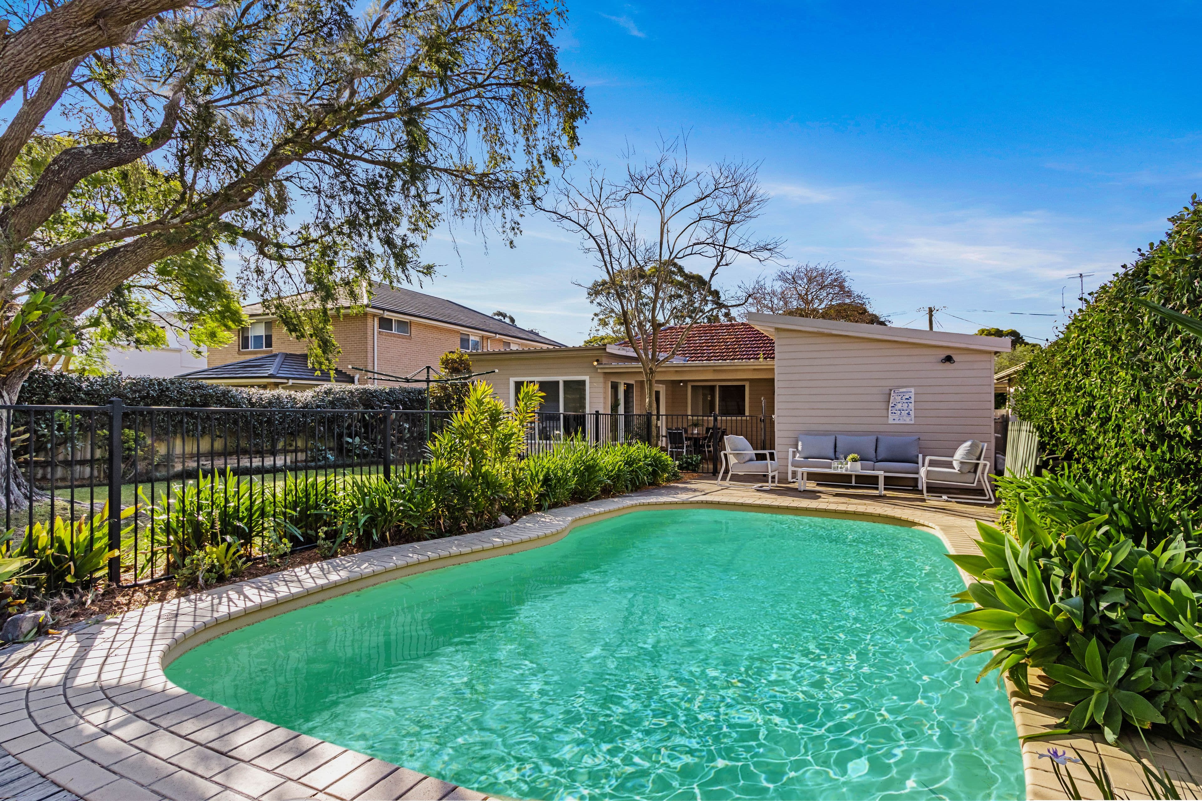 22 Layden Avenue, Engadine NSW 2233, Engadine - Thumbnail 2