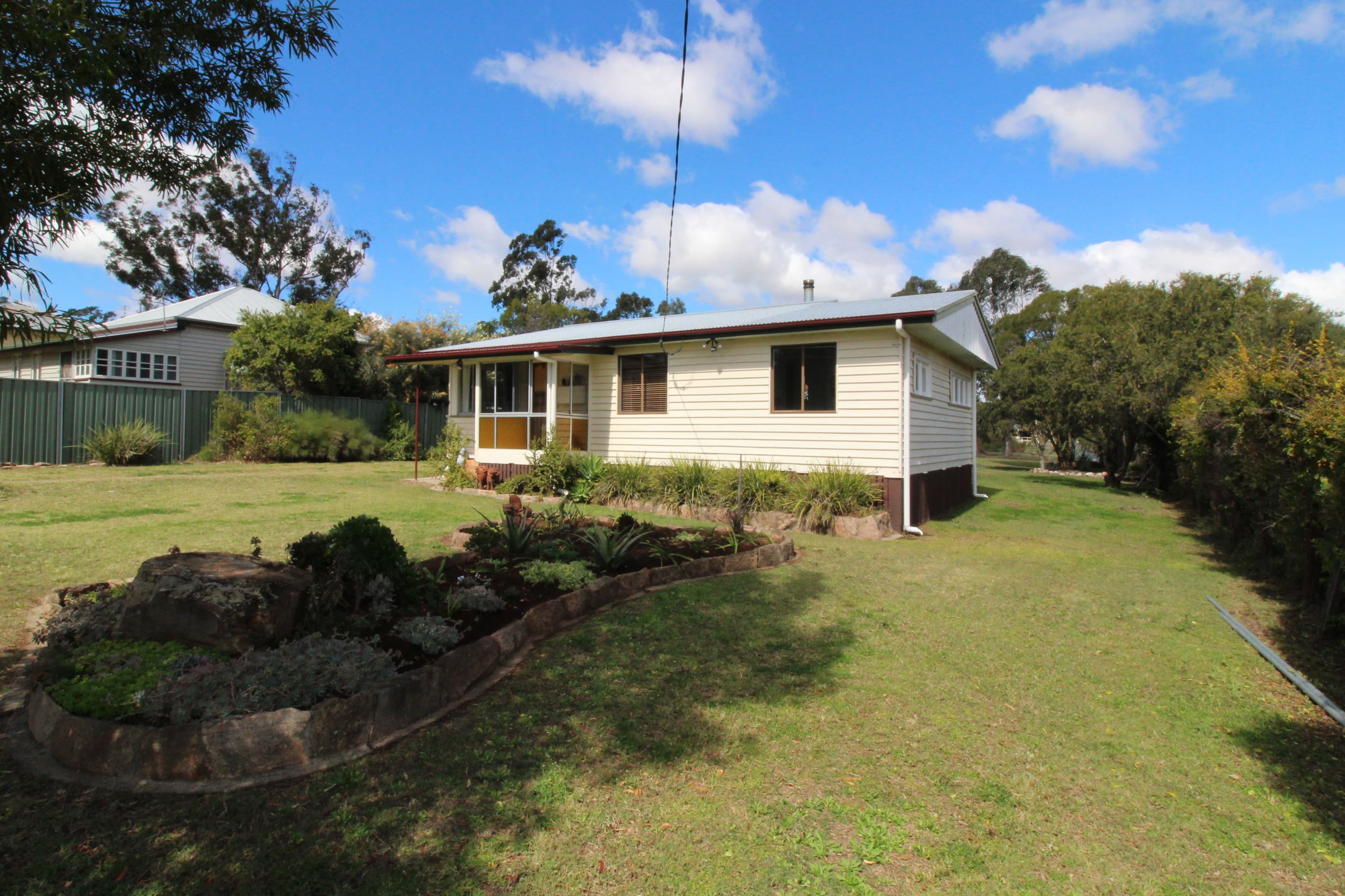 33 South Street, Crows Nest QLD 4355, Crows Nest - Thumbnail 2