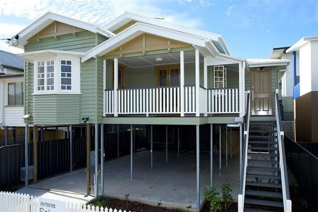 10 Walter Street, HOLLAND PARK WEST QLD 4121, Holland Park West - Image 1