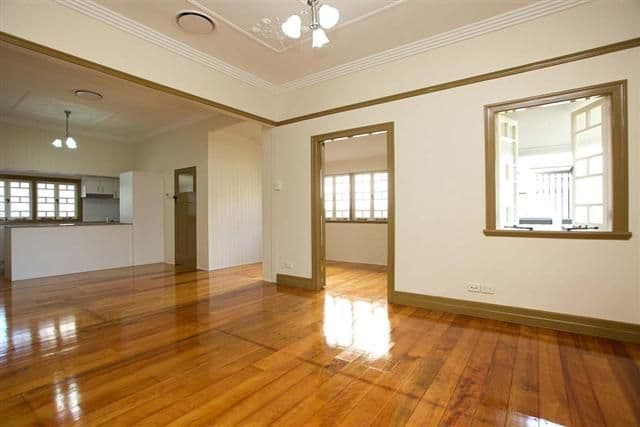 10 Walter Street, HOLLAND PARK WEST QLD 4121, Holland Park West - Thumbnail 3