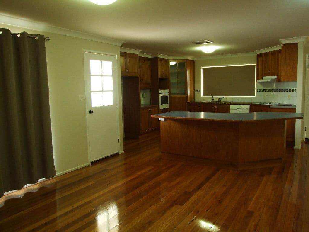14 Lark Street, LONGREACH QLD 4730, Longreach - Thumbnail 3