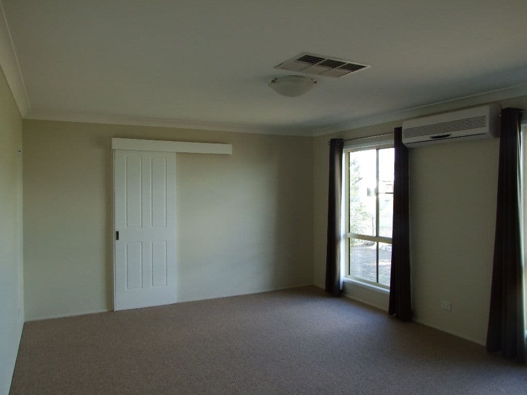 14 Lark Street, LONGREACH QLD 4730, Longreach - Thumbnail 8