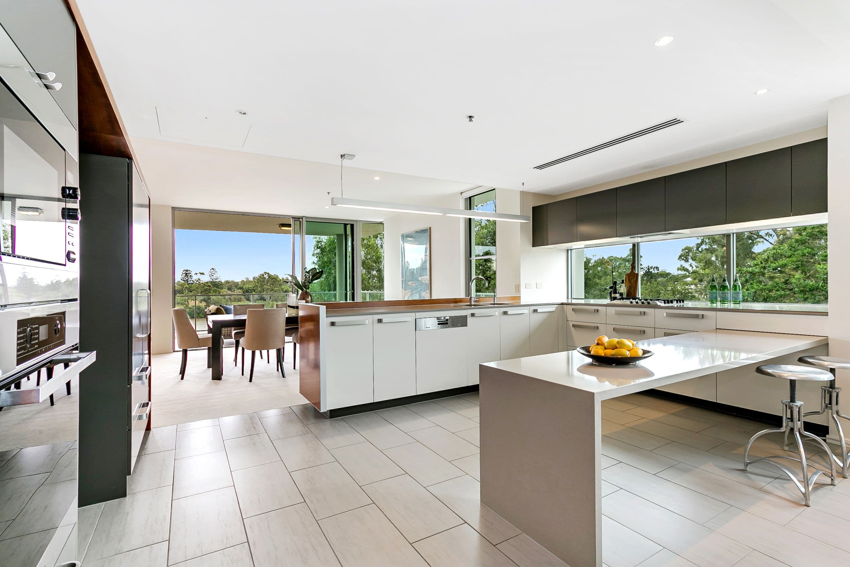 211 King Arthur Terrace, Tennyson QLD 4105, Tennyson - Thumbnail 5