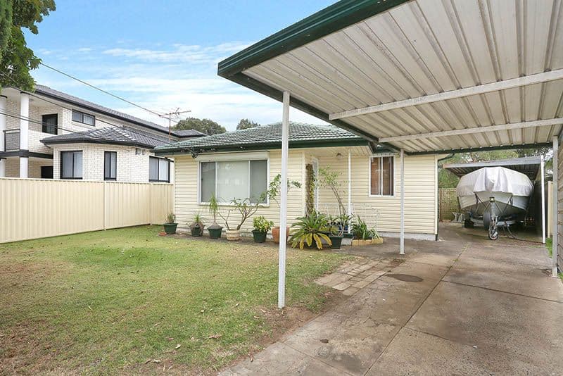 29 Crosby Crescent, Fairfield - Image 1