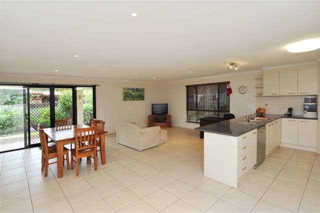 13 Hinchliffe Drive, KEARNEYS SPRING QLD 4350, Kearneys Spring - Thumbnail 3