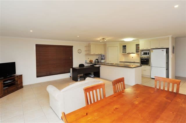 13 Hinchliffe Drive, KEARNEYS SPRING QLD 4350, Kearneys Spring - Thumbnail 4