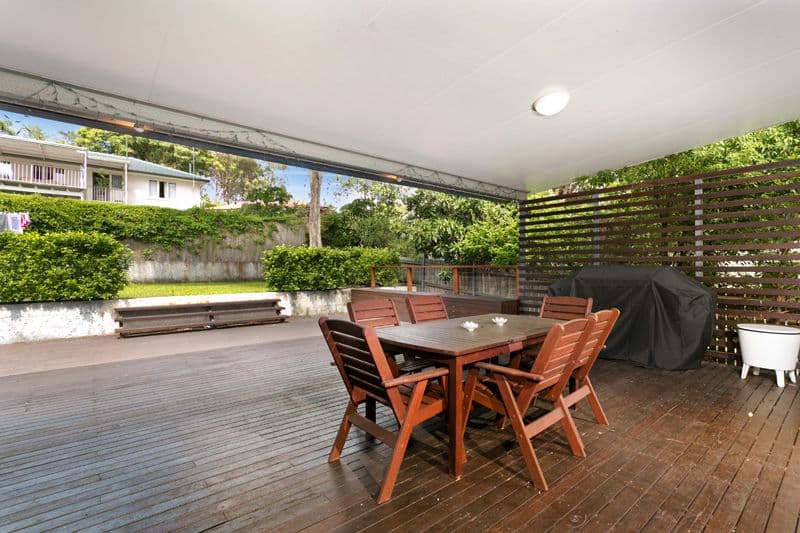 7 Nealdon Street, Holland Park QLD 4121, Holland Park - Thumbnail 2