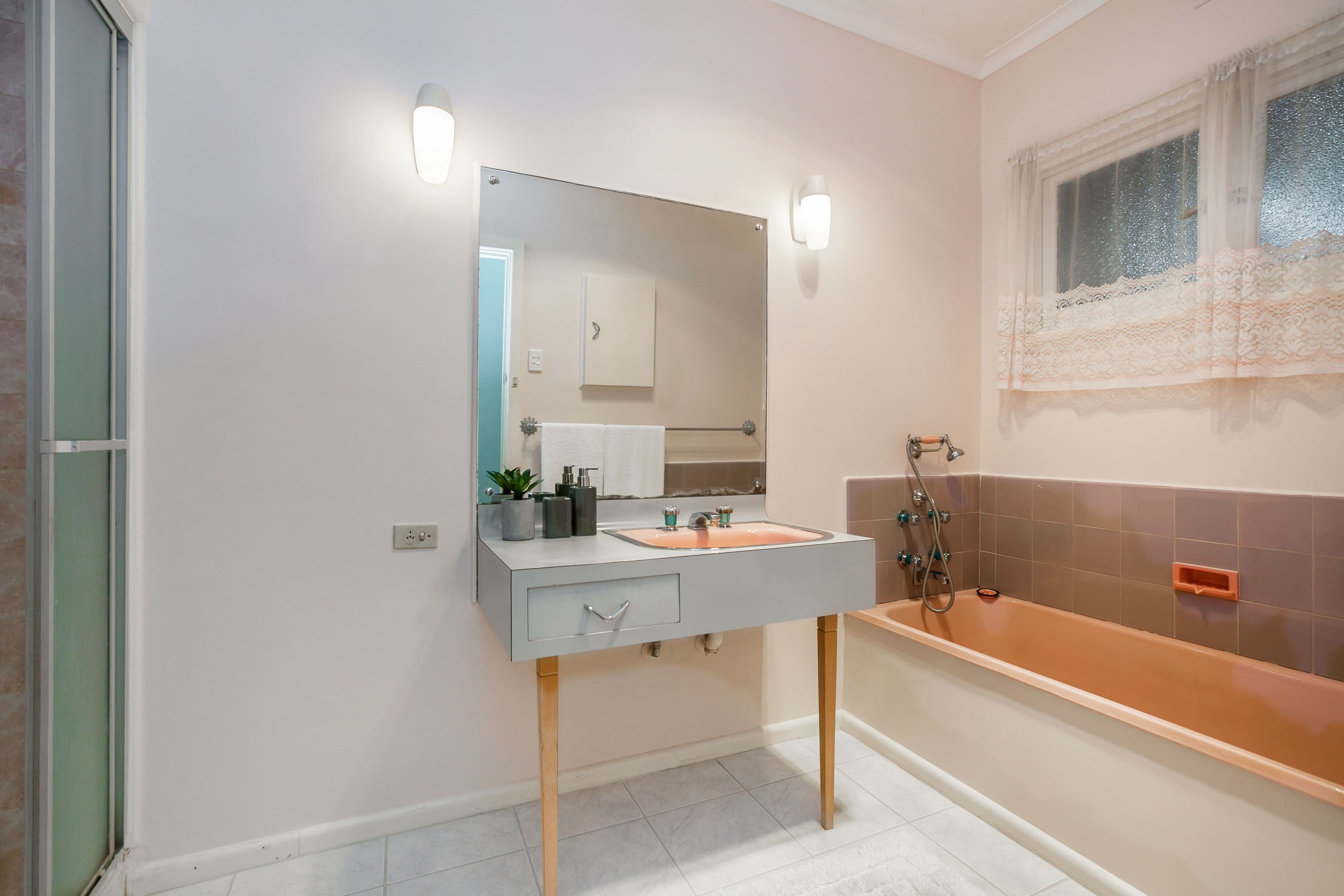 20 Locher Avenue, Reservoir VIC 3073, Reservoir - Thumbnail 6