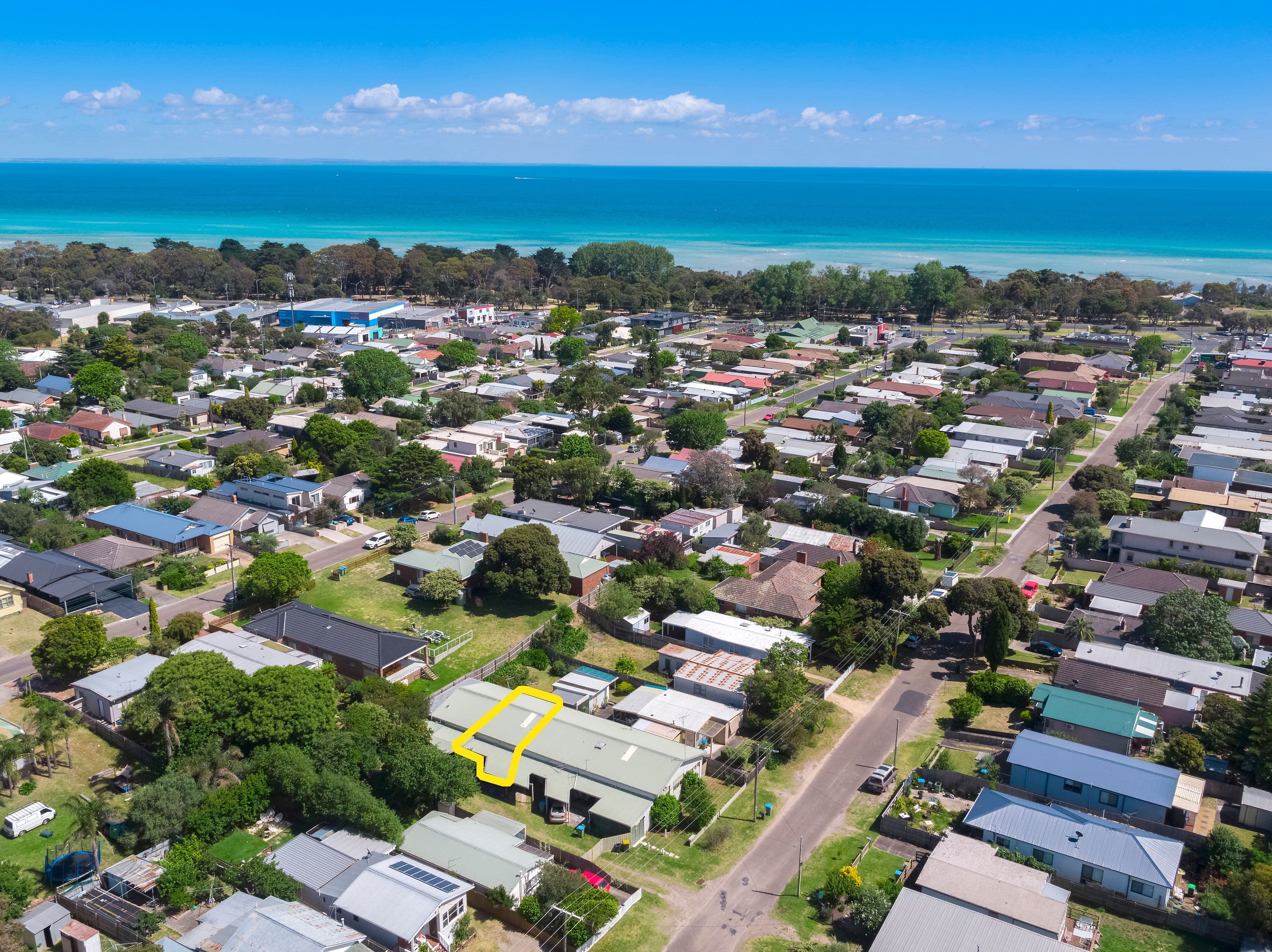 64 Fourth Avenue, Rosebud VIC 3939, Rosebud - Thumbnail 2