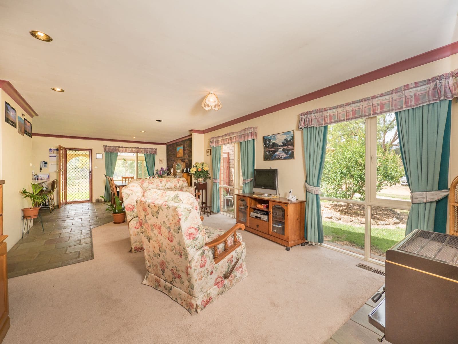 45 Edward Drive, Armidale - Thumbnail 3