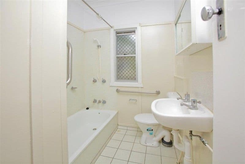 29 Fry Street, HOLLAND PARK QLD 4121, Holland Park - Thumbnail 3