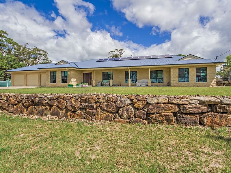 9 Chesterfield Drive, BONOGIN QLD 4213, Bonogin - Thumbnail 2