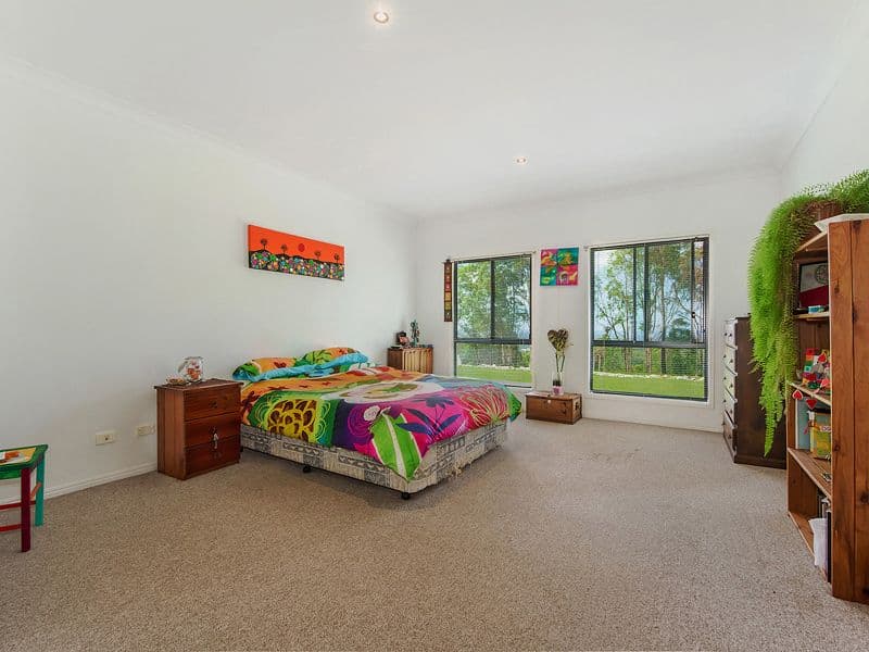 9 Chesterfield Drive, BONOGIN QLD 4213, Bonogin - Thumbnail 5