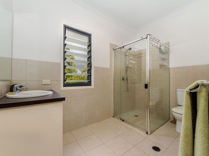 9 Chesterfield Drive, BONOGIN QLD 4213, Bonogin - Thumbnail 6