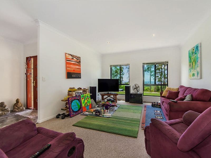 9 Chesterfield Drive, BONOGIN QLD 4213, Bonogin - Thumbnail 8