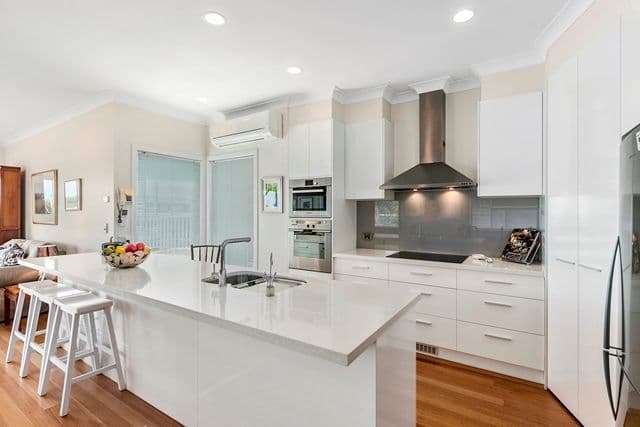 116 Stratton Terrace, Manly QLD 4179, Manly - Thumbnail 2