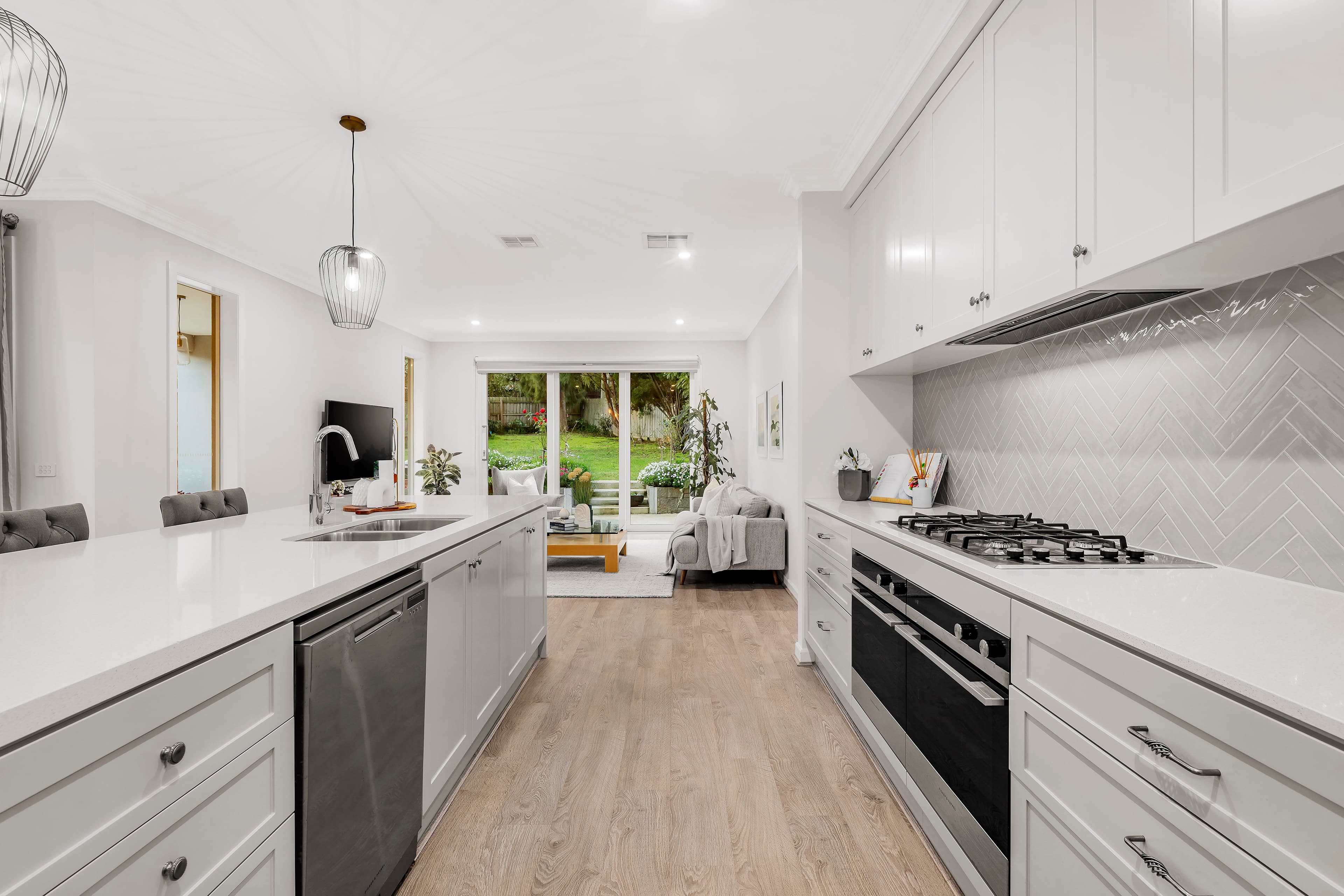6 Ceduna Close, Wantirna South VIC 3152, Wantirna South - Thumbnail 4