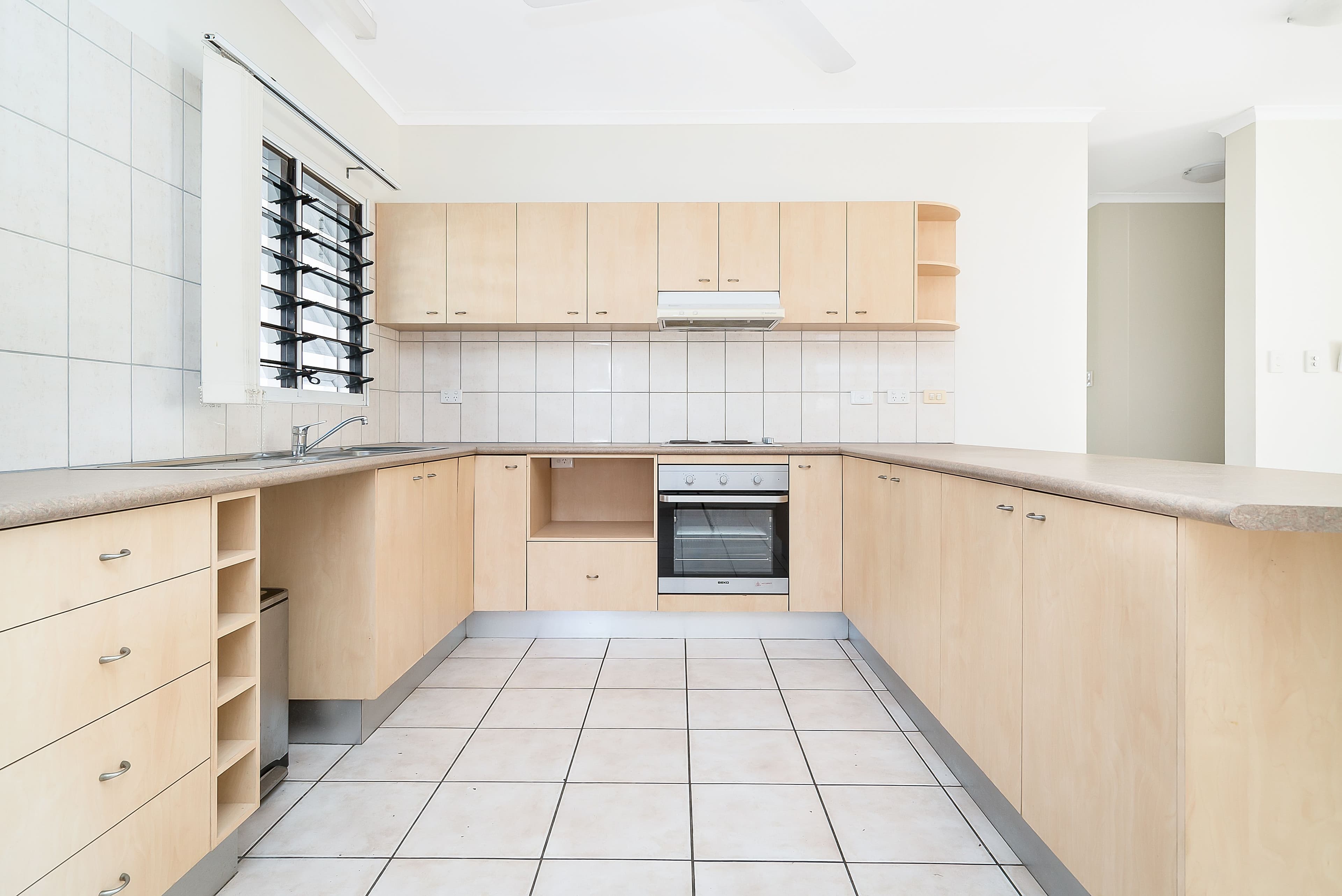 5 Hinkler Crescent, Fannie Bay NT 0820, Fannie Bay - Thumbnail 2