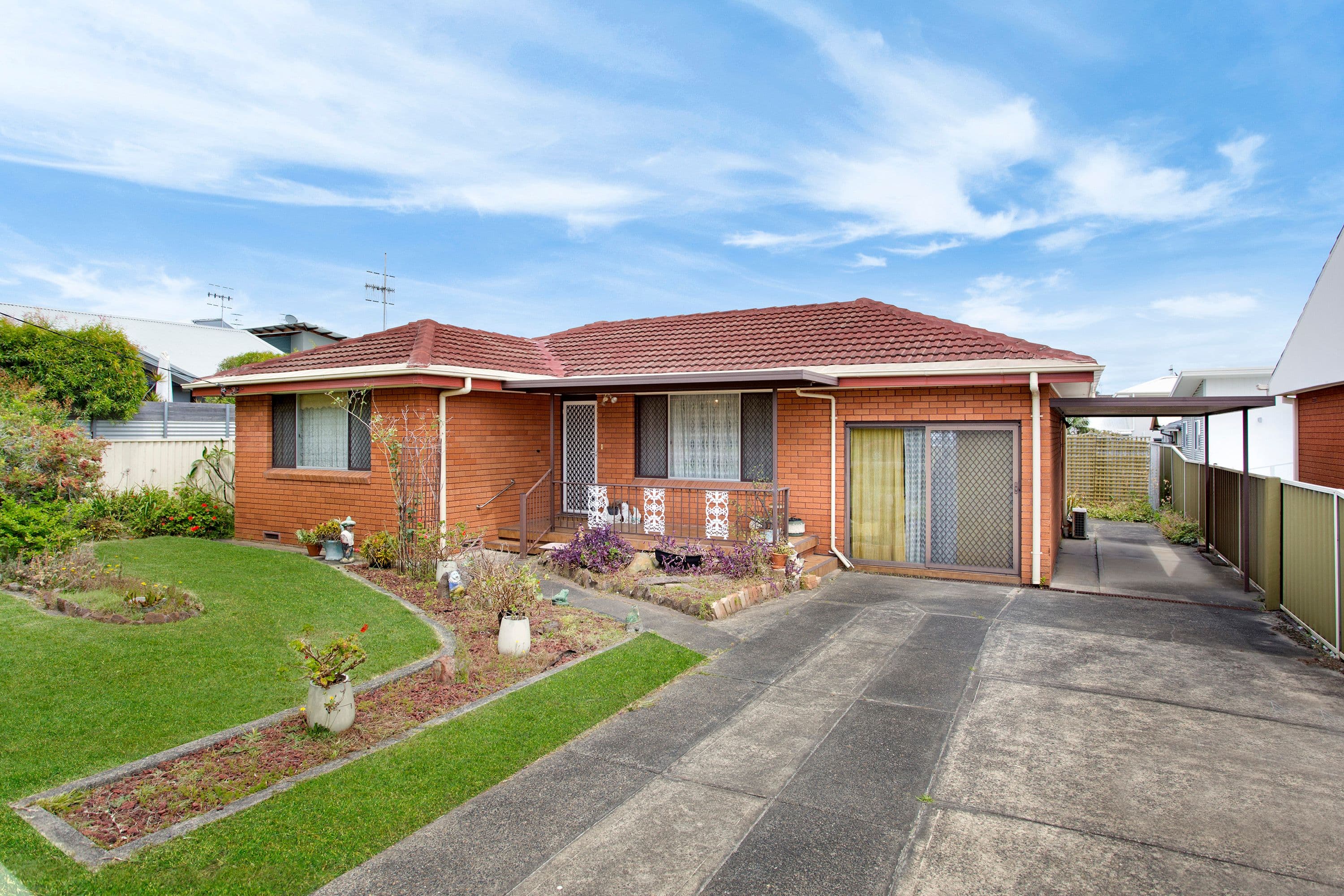 2 Neale Street, Long Jetty - Image 1