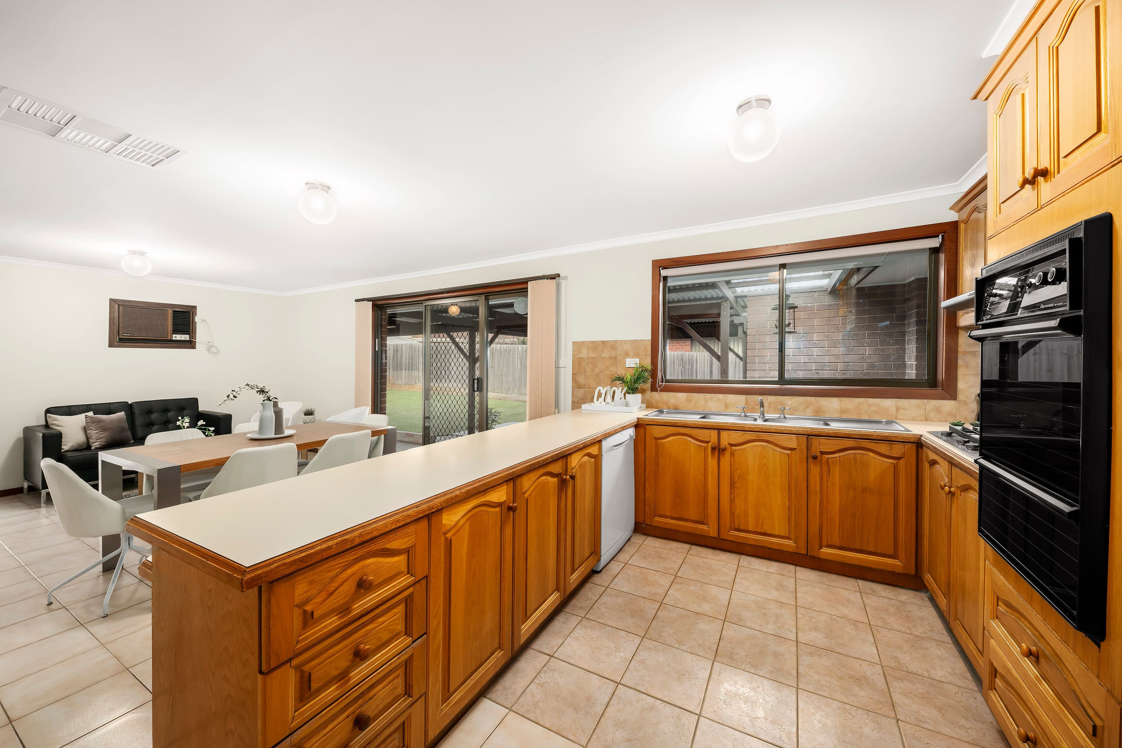 26 Prince Of Wales Avenue, Mill Park VIC 3082, Mill Park - Thumbnail 2