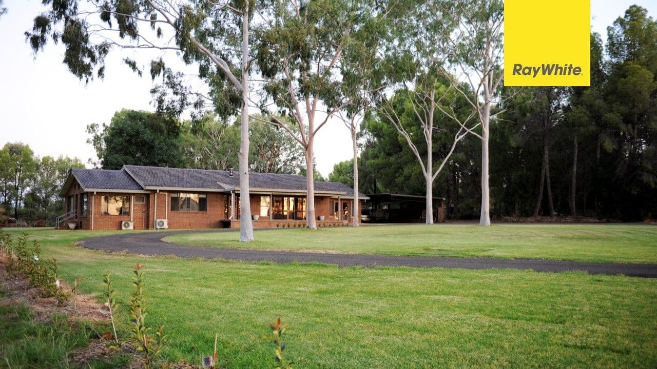 235 Edward Street, Forbes - Image 1