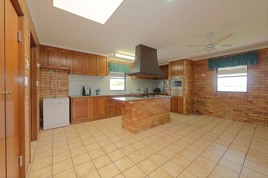 19 Bryde Place, THABEBAN QLD 4670, Thabeban - Thumbnail 3