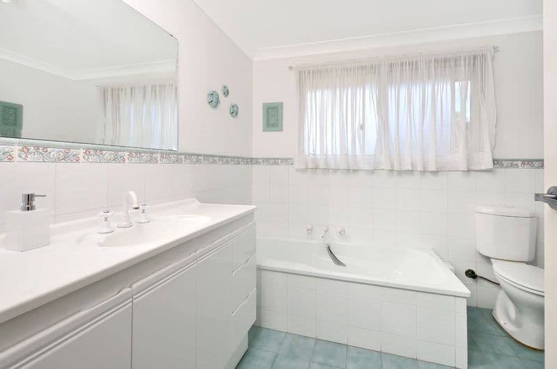 6 Dunmore Place, BARDEN RIDGE NSW 2234, Barden Ridge - Thumbnail 5