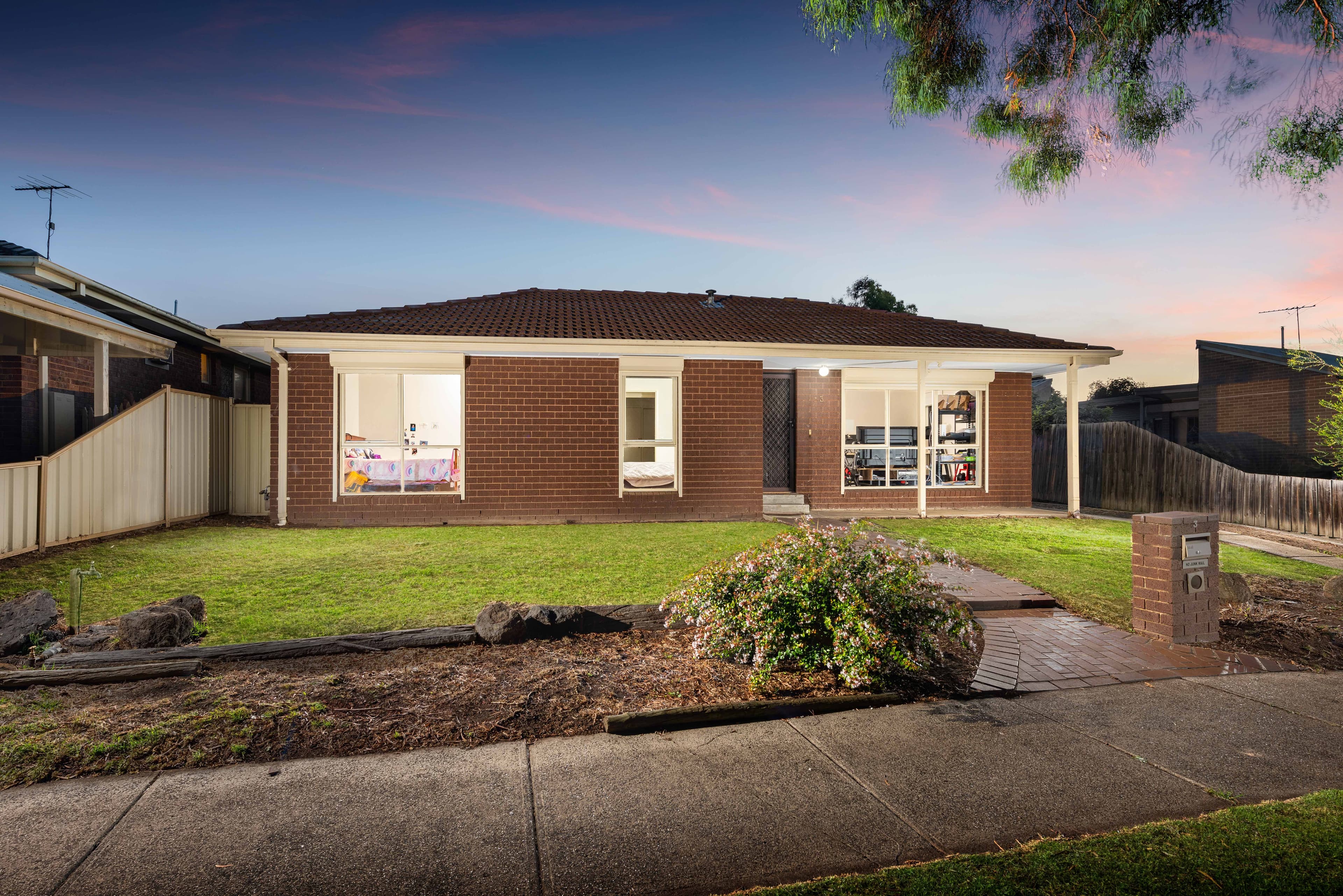 3 Jasmine Drive, Mill Park VIC 3082, Mill Park - Thumbnail 2