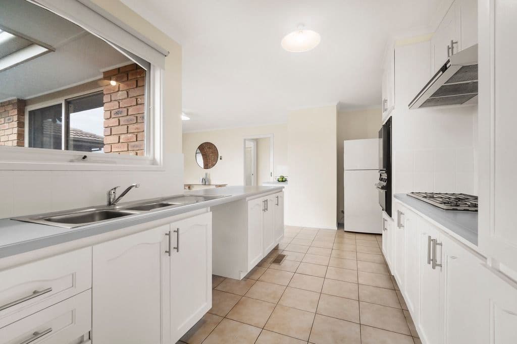 2 Mandala Court, Wantirna South VIC 3152, Wantirna South - Thumbnail 3