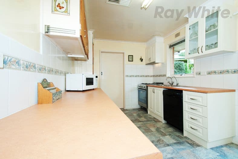 94 MOUNT VIEW Parade, CROYDON VIC 3136, Croydon - Thumbnail 2